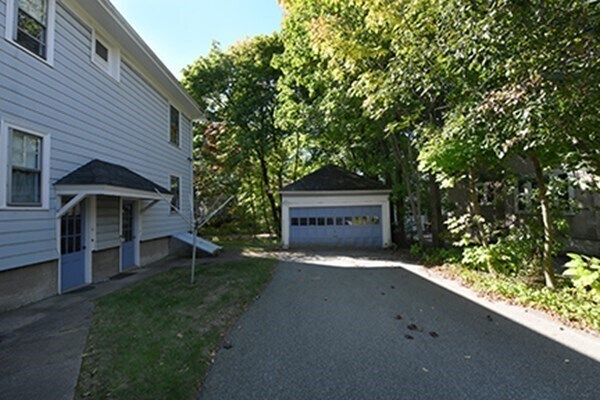 Building Photo - 18 Willow St