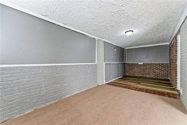 Foto del edificio - 1961 Valley Ridge Dr SW