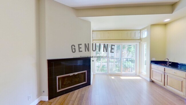 Foto del edificio - $500 off 1st Month - Beautiful Huntington ...