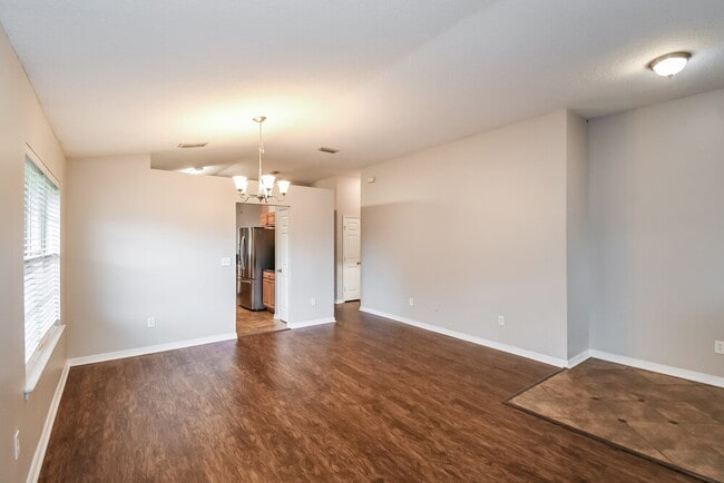 Foto del edificio - 2530 Fox Hill Ln