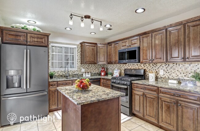Building Photo - 412 Hannett Avenue NE, Albuquerque, NM, 87102