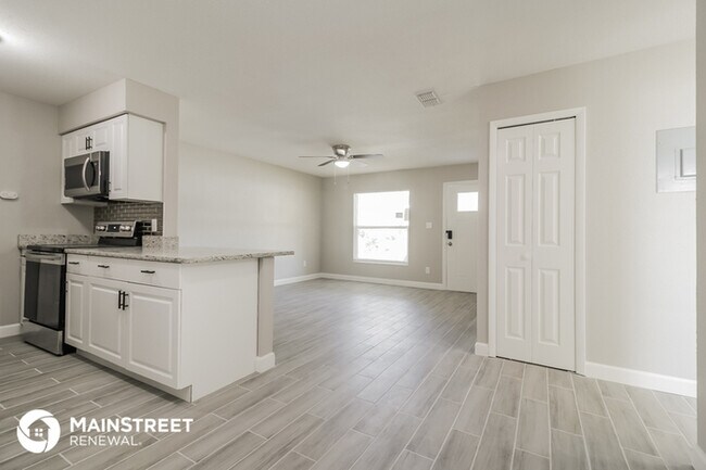 Foto del edificio - 321 Fort Collins Ct