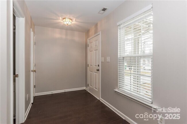 Foto del edificio - 231 Woodlynn Dr