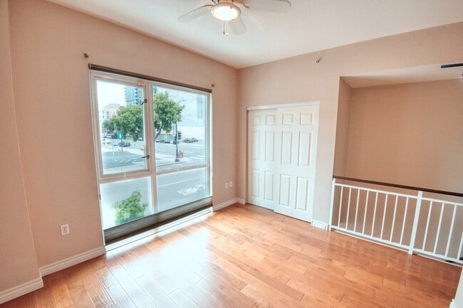 Building Photo - 1240 India St