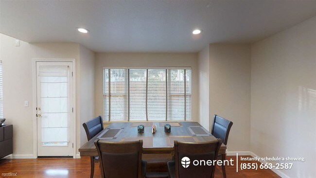 Foto del edificio - 3 br, 2.5 bath Townhome - 501 Weiner Way -