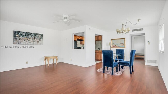 Foto del edificio - 703 Brittany Park