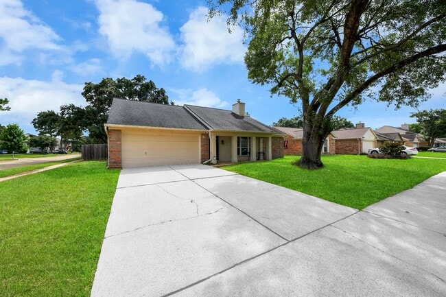 Foto del edificio - 22638 Powell House Ln