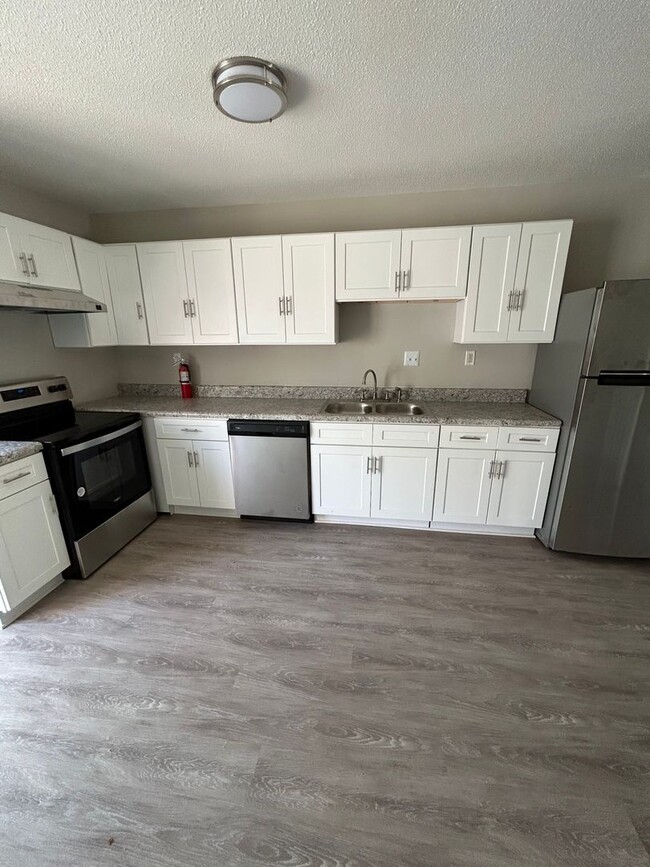 Building Photo - Forest Pointe