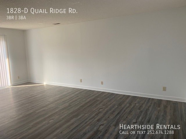 Foto del edificio - 3 bed 2.5 bath townhome in Quail Ridge.