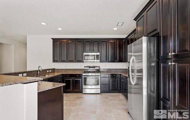 Building Photo - 10772 Ridgebrook Dr