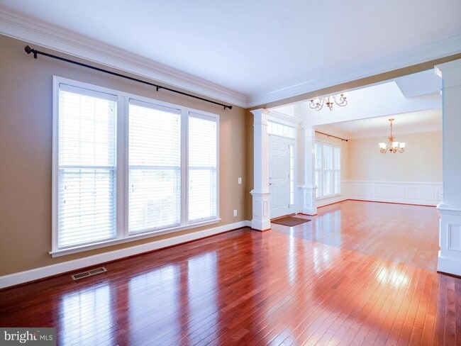 Building Photo - 41397 Windybush Dr