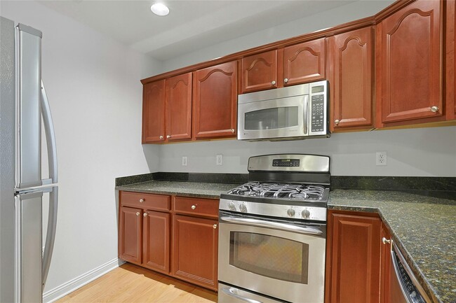 Building Photo - 3216 Leeward Dr