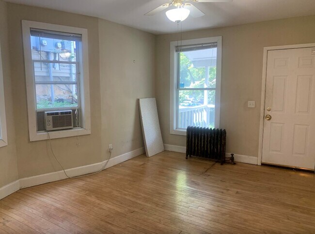 Building Photo - 1025 E Gorham St