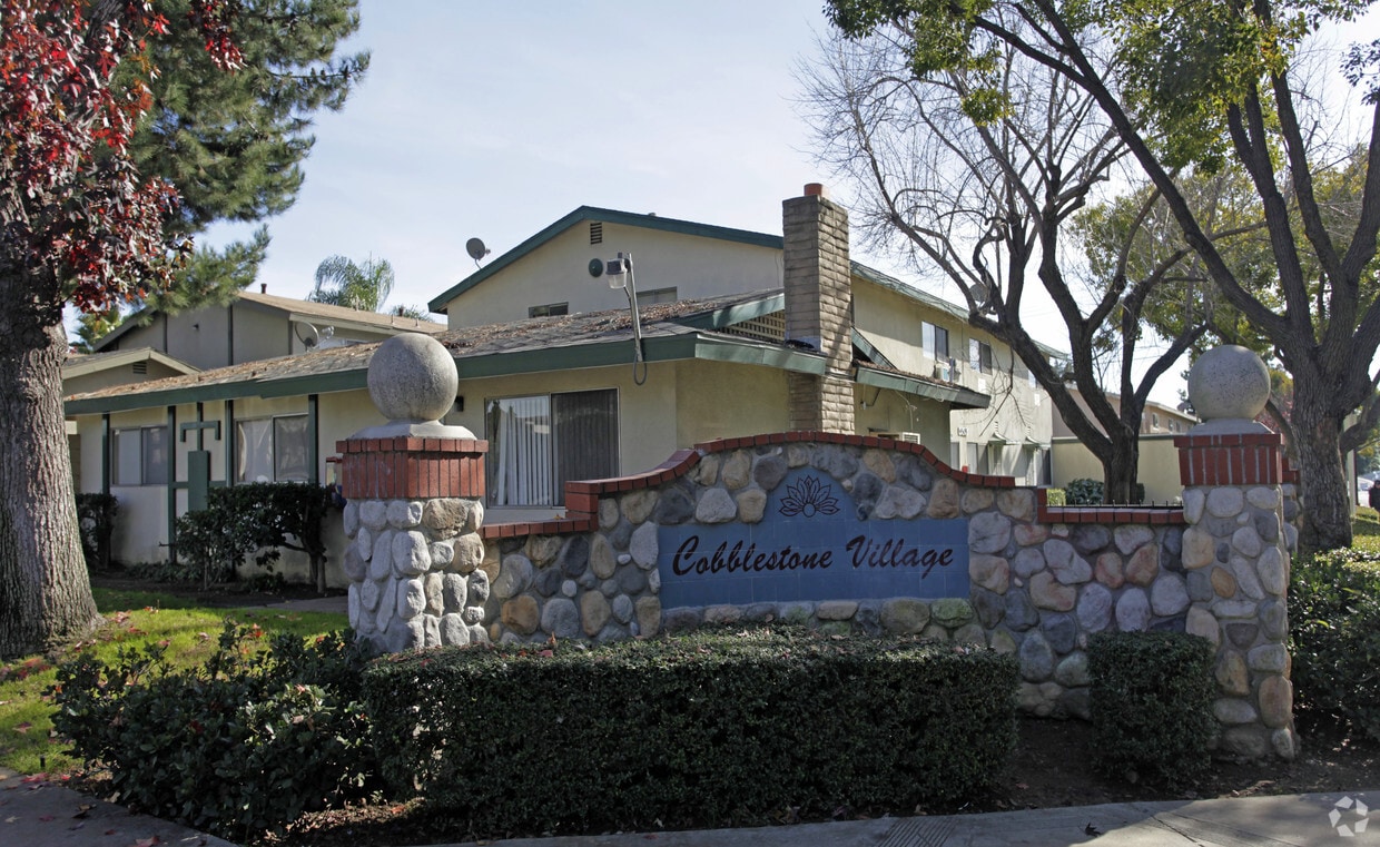 Foto principal - 5505 Canoga St
