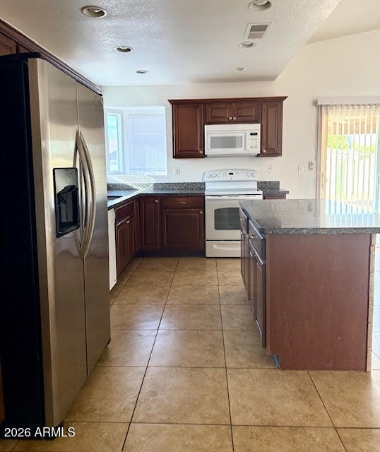 Foto del edificio - 7502 W Desert Cove Ave