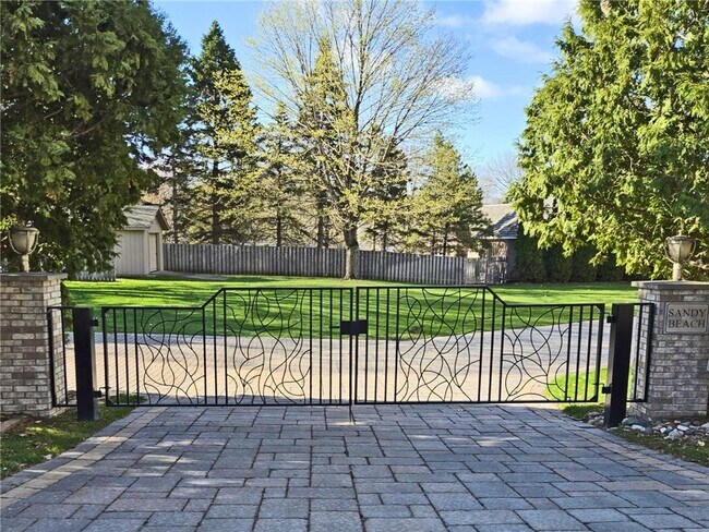 Foto del edificio - 3995 N Shore Dr