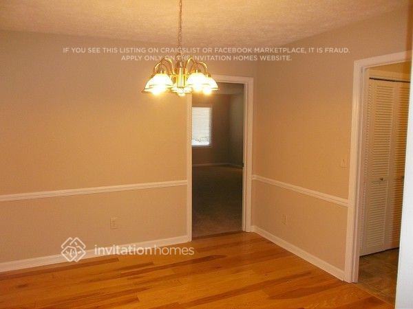 Building Photo - 215 Mayfield Cir