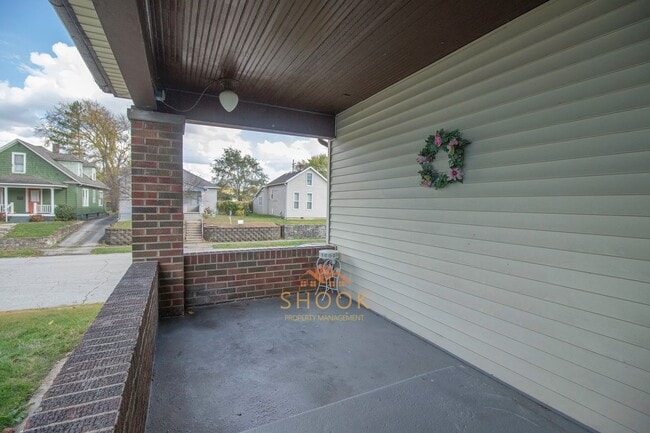 Building Photo - RENOVATED 3BR/2BA HOME CLOSE TO DOWNTOWN