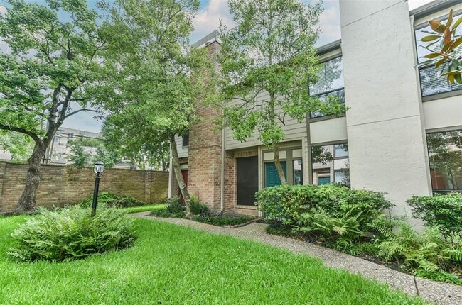 Building Photo - 1201 McDuffie St