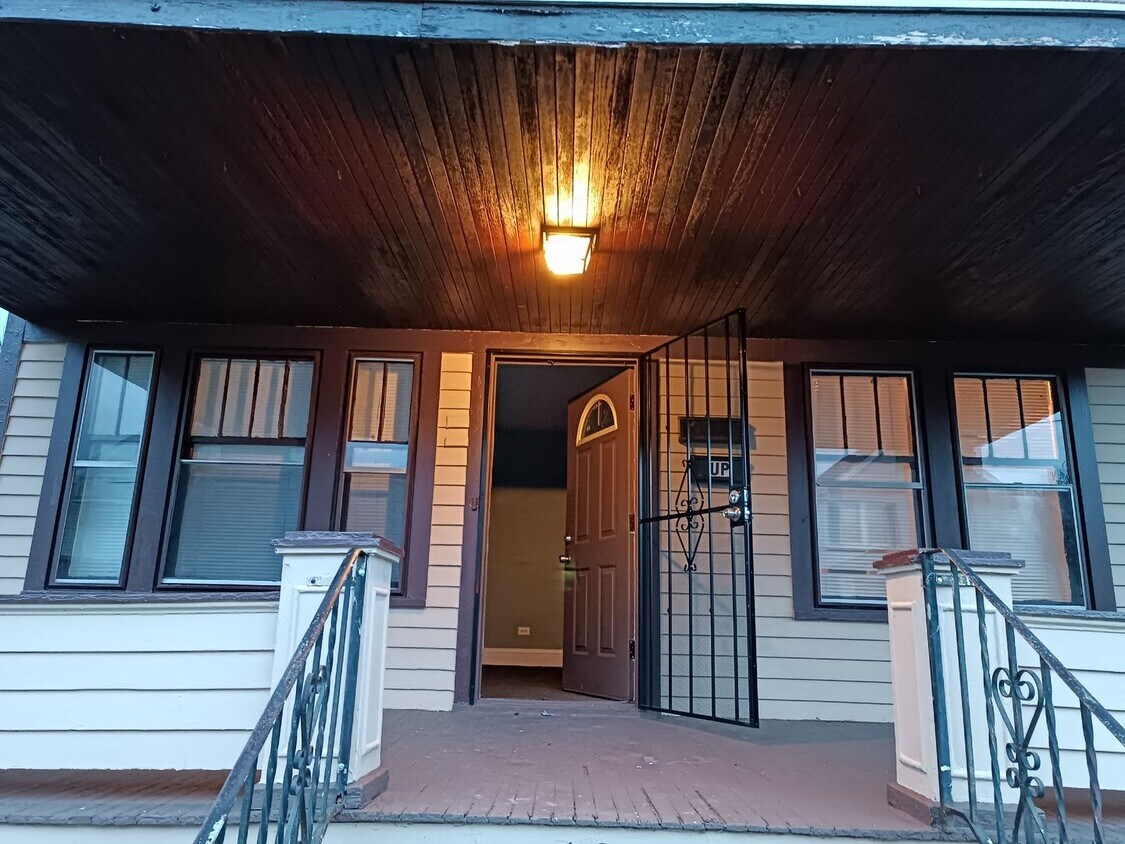 1234 E 172 Apartment for Rent in Cleveland, OH