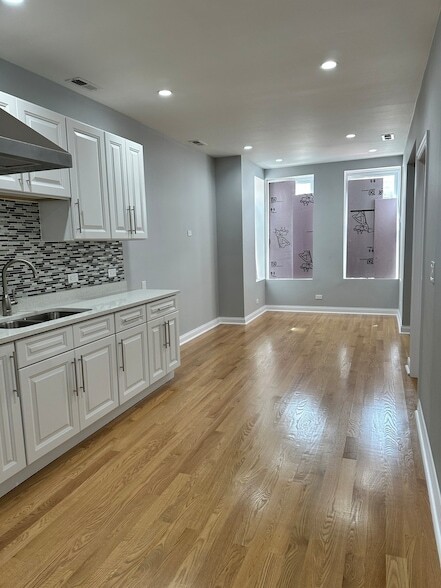 Foto del edificio - 2002 W 21st Pl