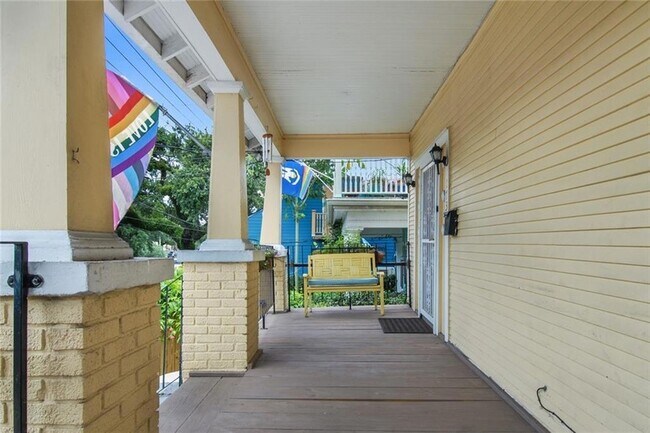 Foto del edificio - 1731 Elysian Fields Ave