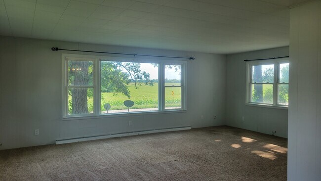 Building Photo - 39W742 Plank Rd