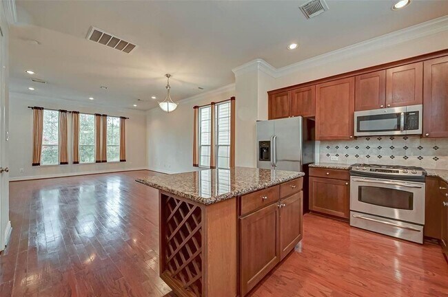 Foto del edificio - 3307 Clearview Cir