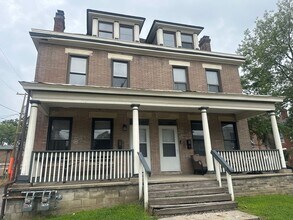 Building Photo - 1555 Hunter Ave