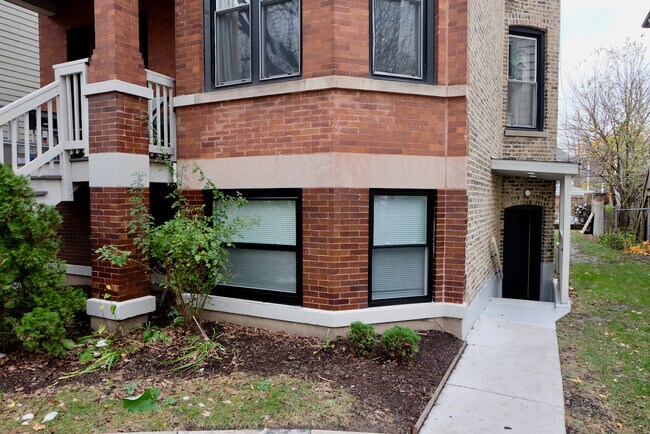 Foto del edificio - 2637 N Central Park Ave