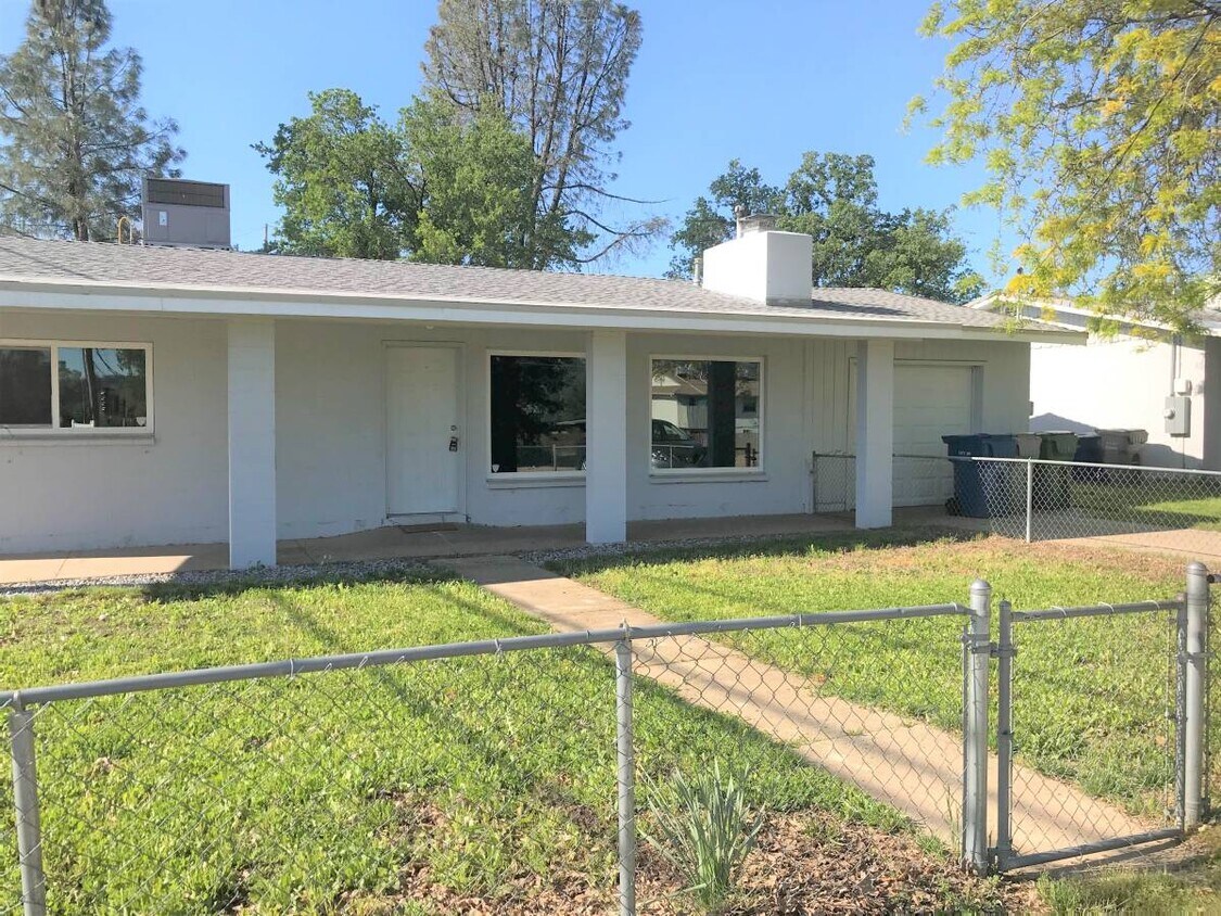 1416 Lake Blvd Unit 1416, Redding, CA 96003 Room for Rent in Redding