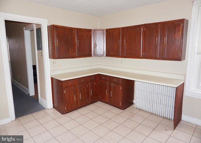 Building Photo - 30 E Goepp St