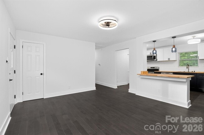 Foto del edificio - 1814 Eastway Dr