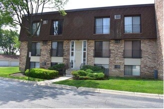 Building Photo - 201 N Waters Edge Dr