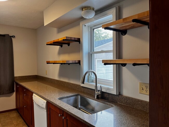 Kitchen - 4151 Rahn Rd