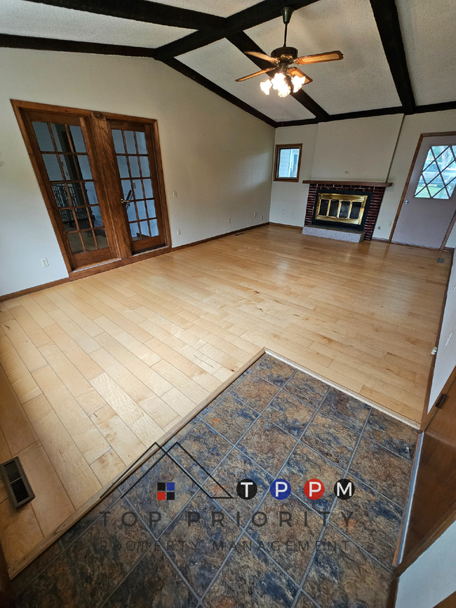 Building Photo - **MOVE IN SPECIAL** 2 Bedroom | 1 Bathroom...