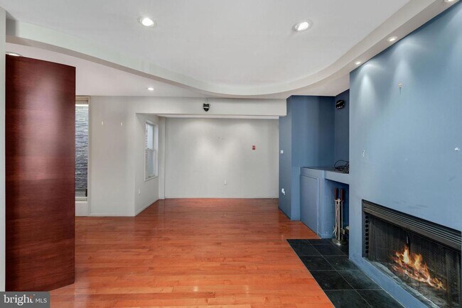 Foto del edificio - 721 D St NE