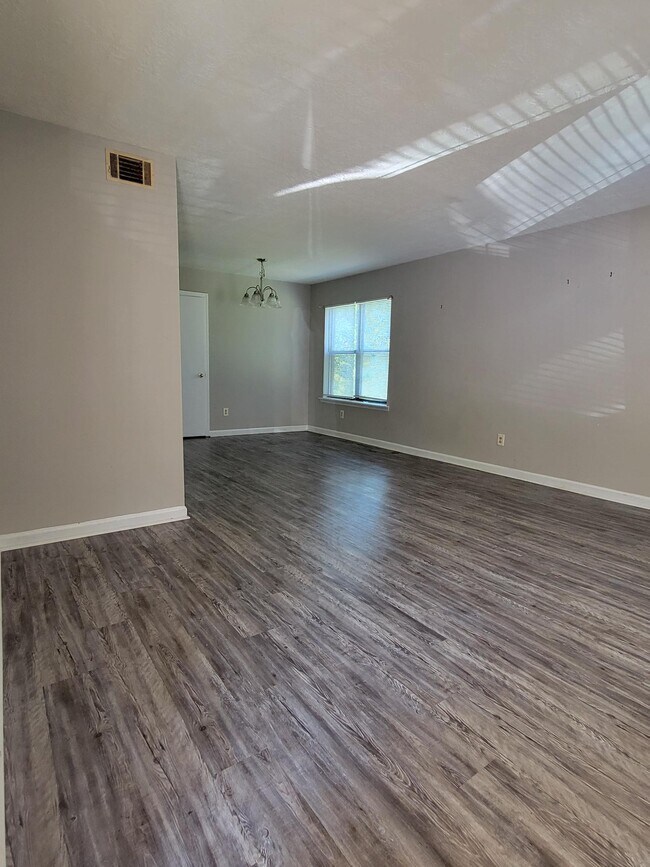 Building Photo - 3085 Parrish Rd