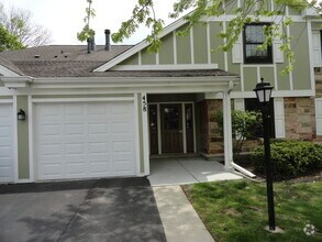 Building Photo - 458 Thornhill Ln