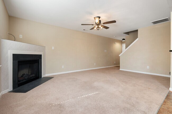 Foto del edificio - Spacious, end-unit townhome in North Raleigh!