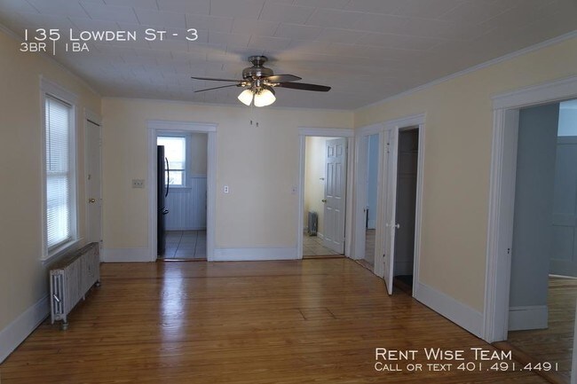 Building Photo - 3 bedroom in Pawtucket RI 02860