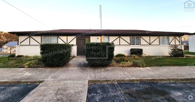 Building Photo - 235 Vinewood Rd