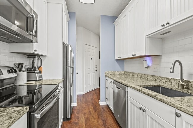 Building Photo - 2234 Chatelain Way
