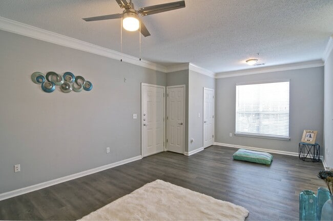 Building Photo - Park Creek Apartments