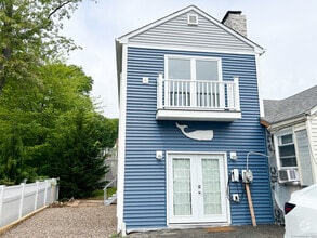 Building Photo - 11 Yale Ave