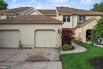 Building Photo - 1410 Chanticleer
