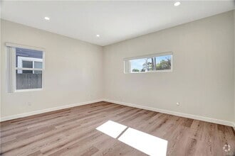 Building Photo - 124 N Florence St