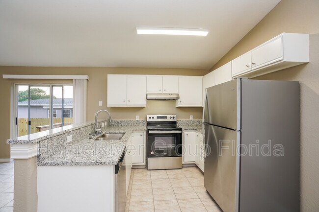 Foto del edificio - 512 Fox Run Trail