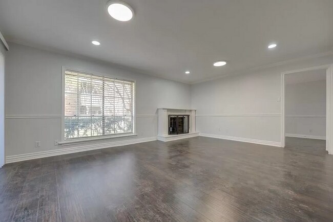 Foto del edificio - Conveniently located condo in Dallas