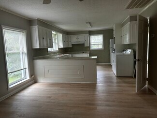 Building Photo - 1424A Rock Springs Rd